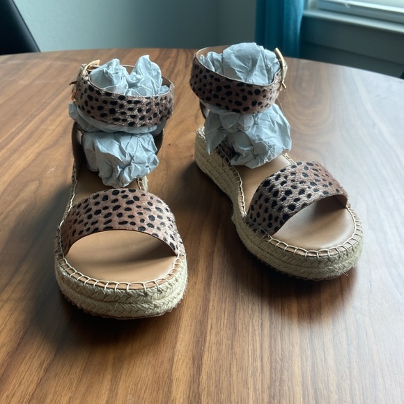 WIDE FIT Melody Print Platform. Leopard print. SIZE 42 - Picture 3 of 8